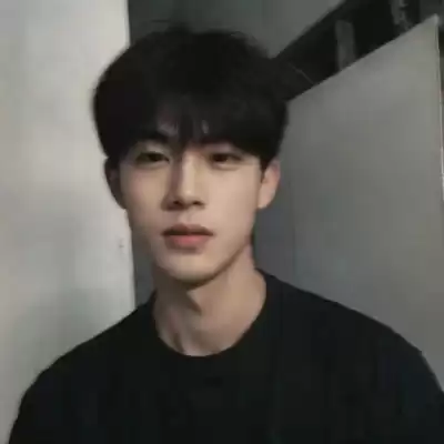 闻皎月